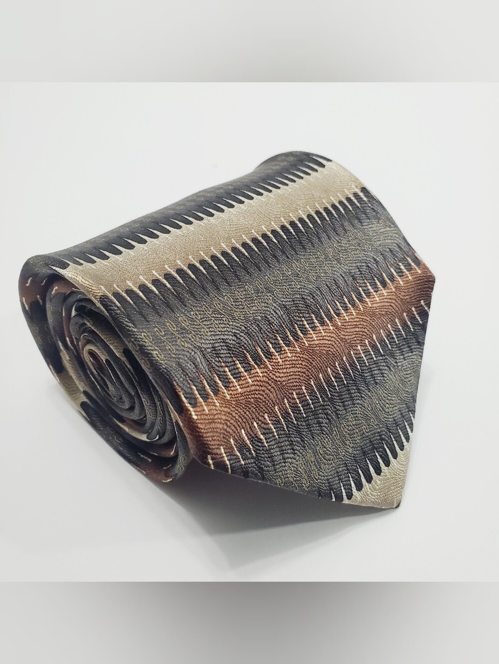 Hagger  Men's Silk Neck Tie Multicolor Stripe Pattern 60x4"